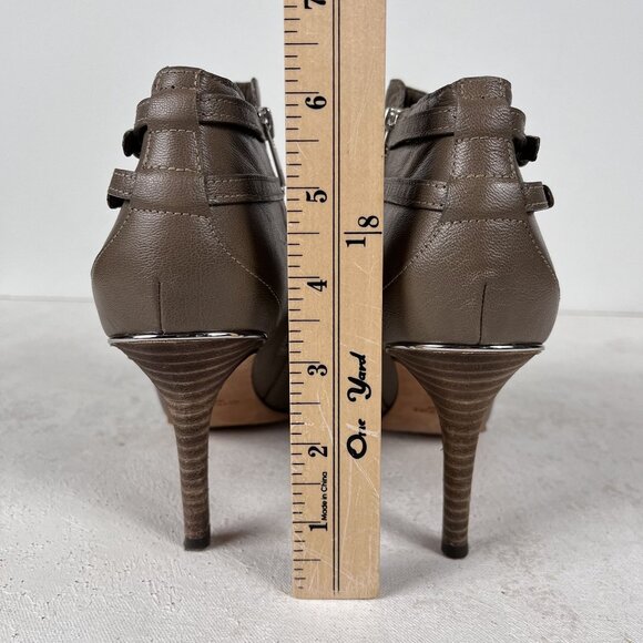 Authentic Coach Daphne Stiletto Leather Ankle Booties Taupe Size 8 - Picture 4 of 12
